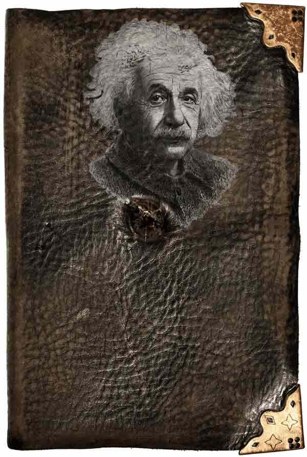 Einsteins dagbok med hans portrett på forsiden: Gammel, brun og slitt.